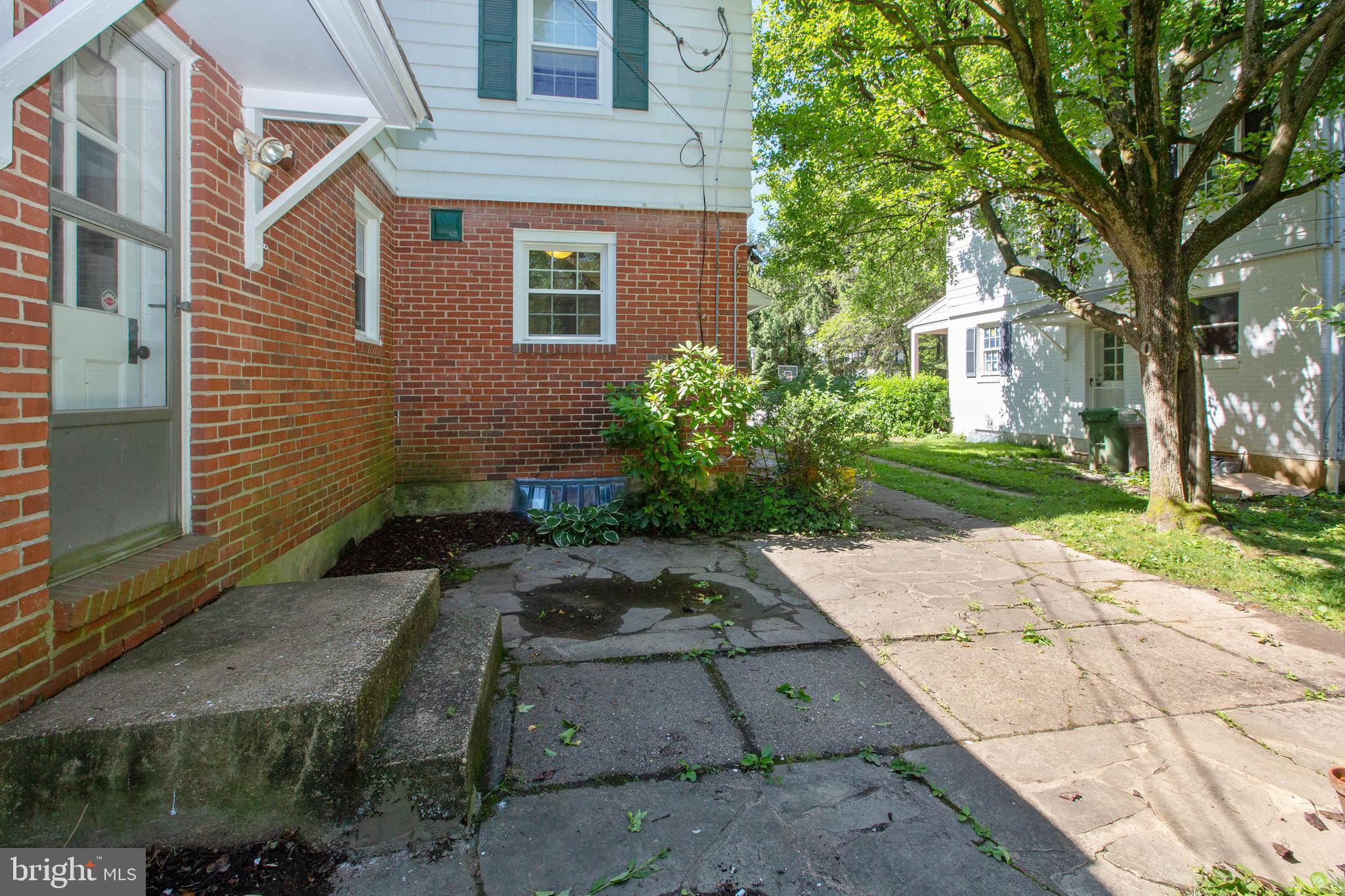 110 Cedarcroft Road Baltimore, MD 21212 - Photo 28 of 33 Exterior rear patio area