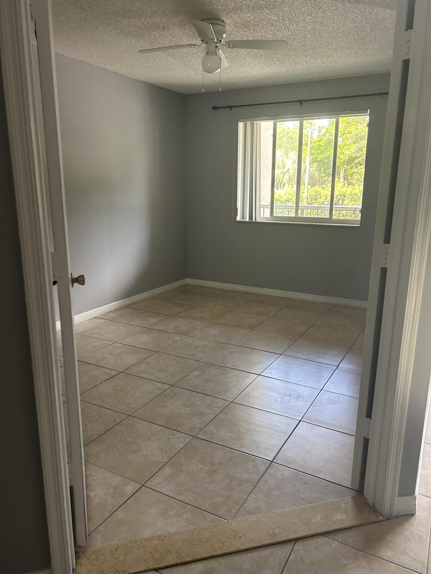 410 South Park Road, Unit 1204 Hollywood, FL 33021 - Photo 17 of 32 IMG_0007