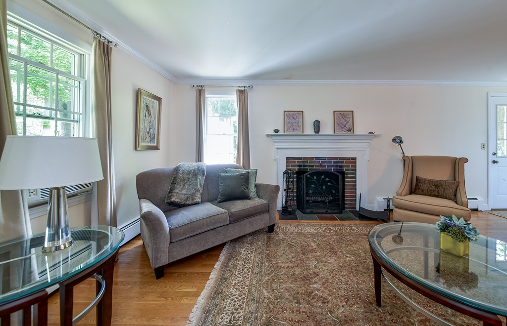 41 Seaward Road Wellesley, MA 02481 - Photo 2 of 18