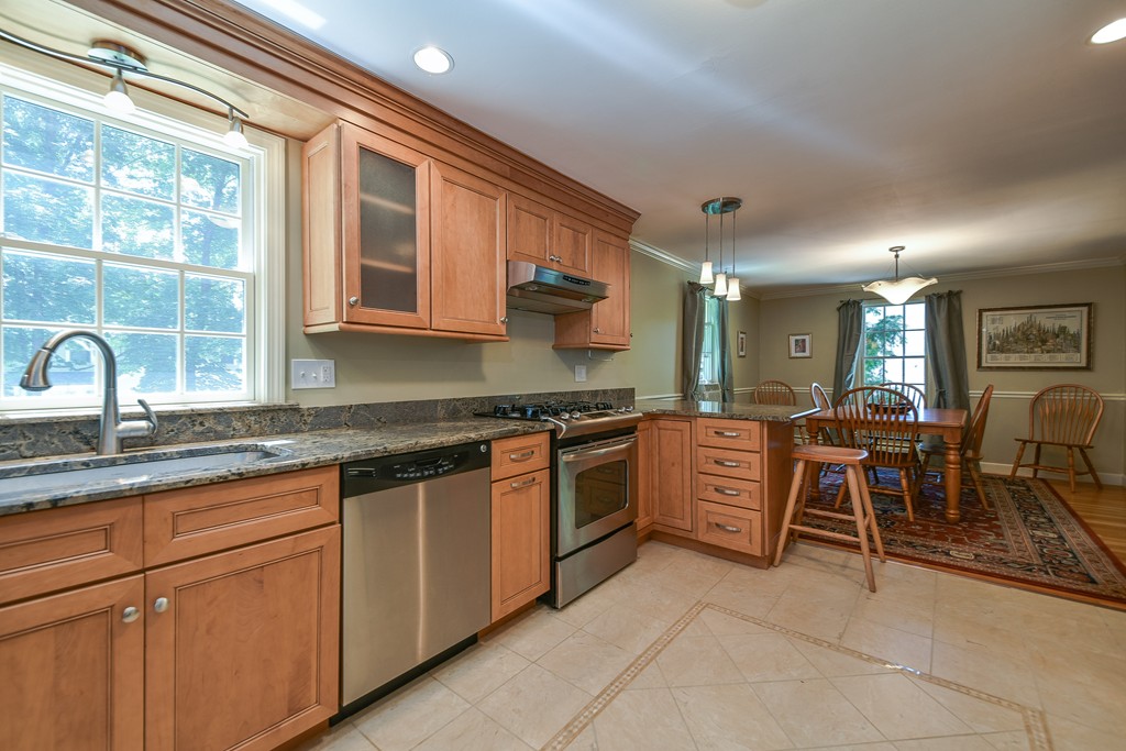 41 Seaward Road Wellesley, MA 02481 - Photo 5 of 18