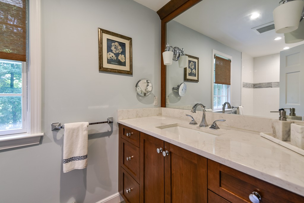 41 Seaward Road Wellesley, MA 02481 - Photo 10 of 18