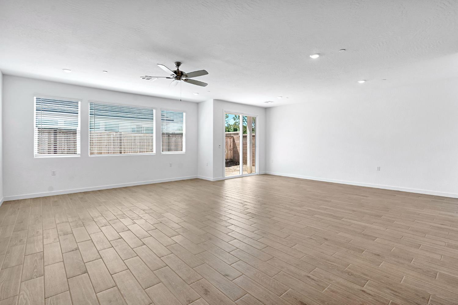 3921 Buttercup Road Madera, CA 93636 - Photo 6 of 38