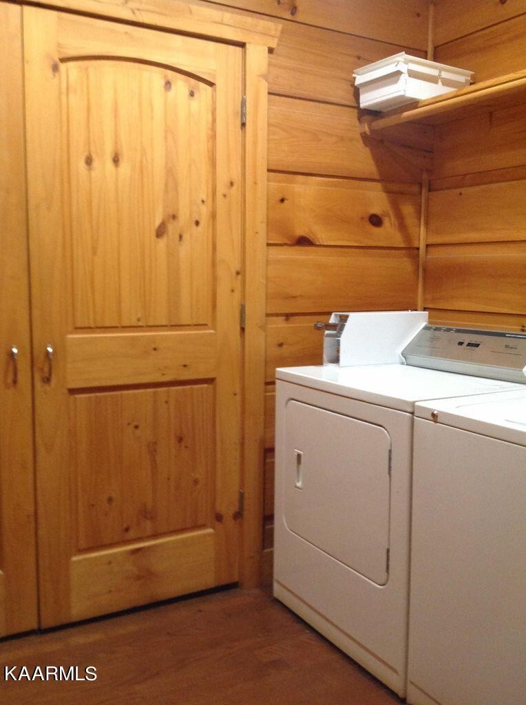 315 Windrock Road Oliver Springs, TN 37840 - Photo 35 of 36 a utility room with dryer and washer