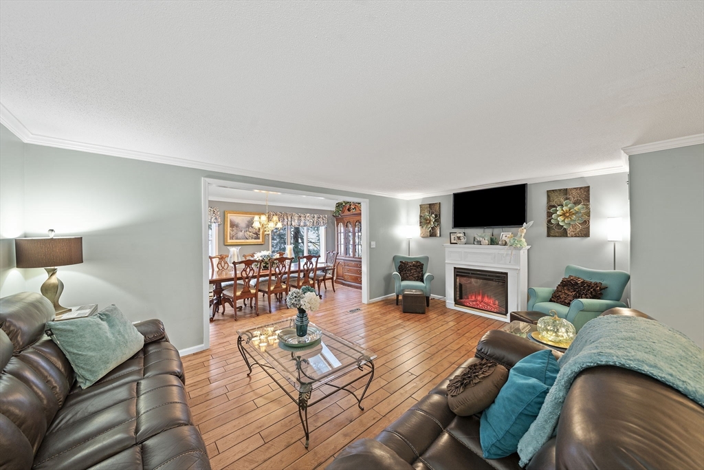86 Abington Road, Unit 86 Danvers, MA 01923 - Photo 13 of 41