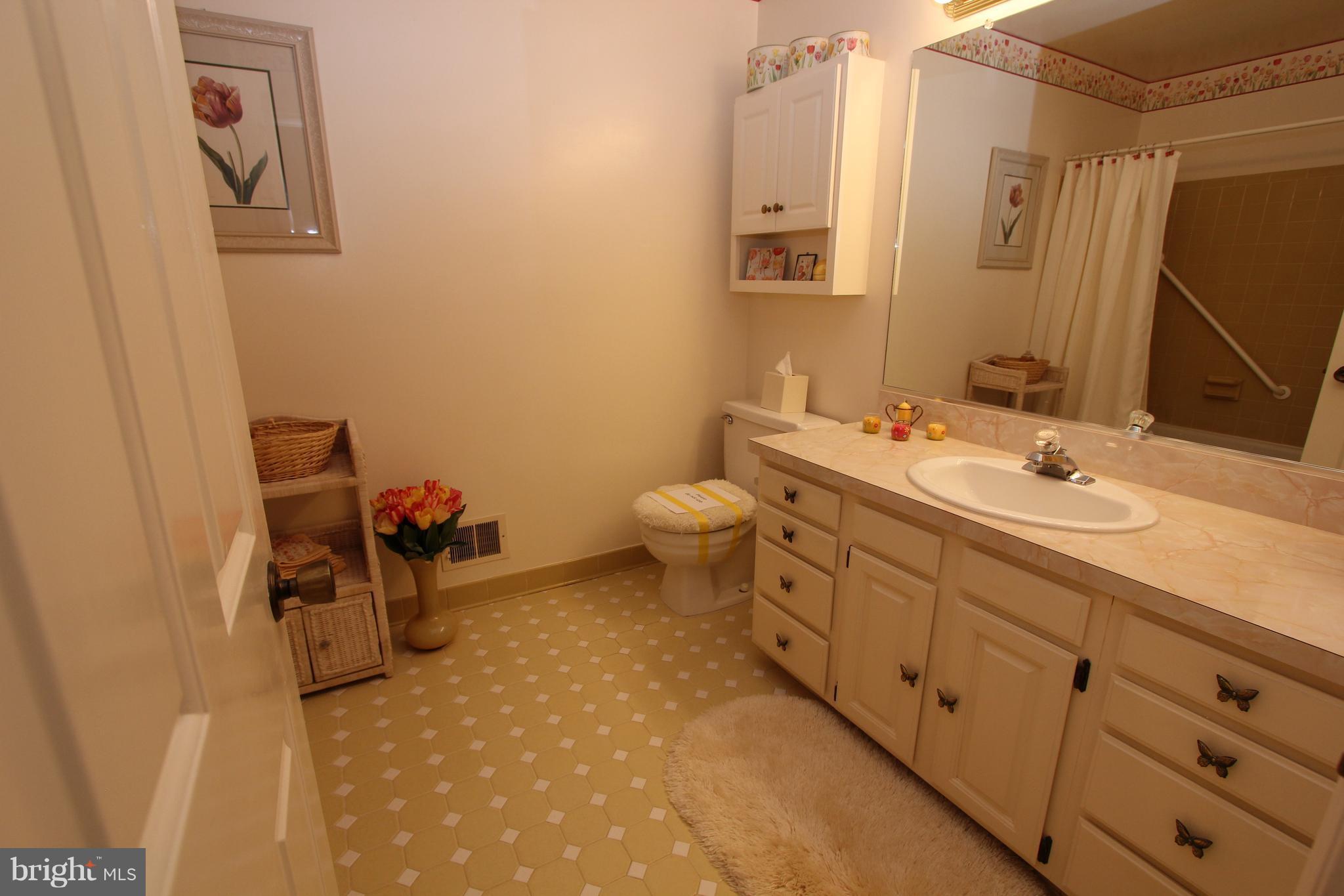 10303 Greystone Road Manassas, VA 20111 - Photo 13 of 27 Bath
