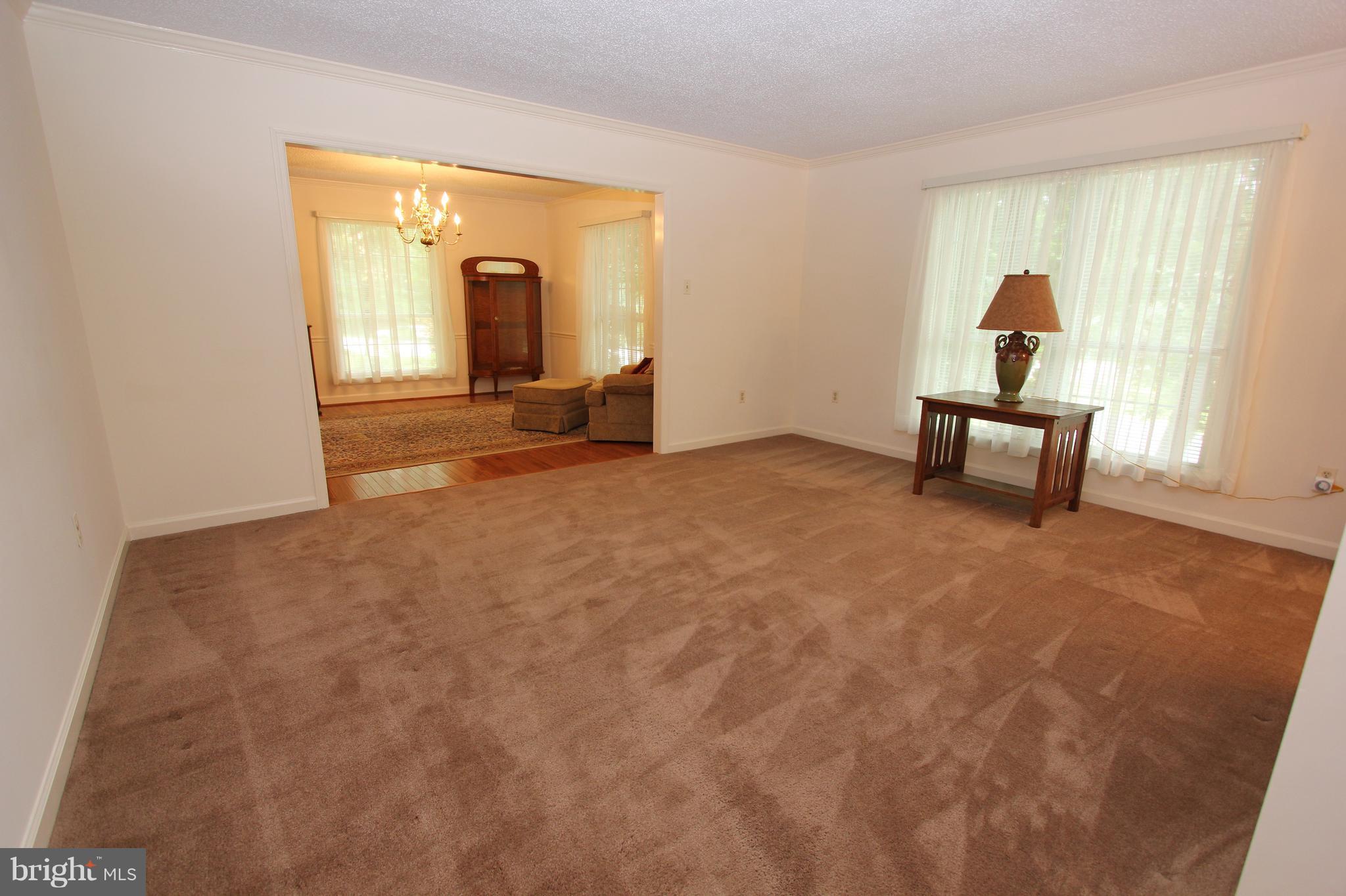 10303 Greystone Road Manassas, VA 20111 - Photo 6 of 27 Living Room