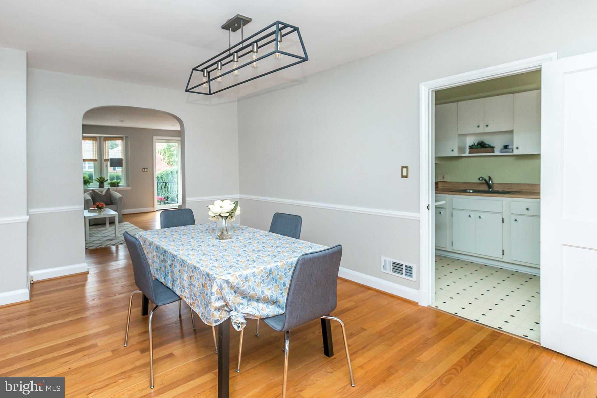 154 Dumbarton Road Baltimore, MD 21212 - Photo 11 of 36 Dining room