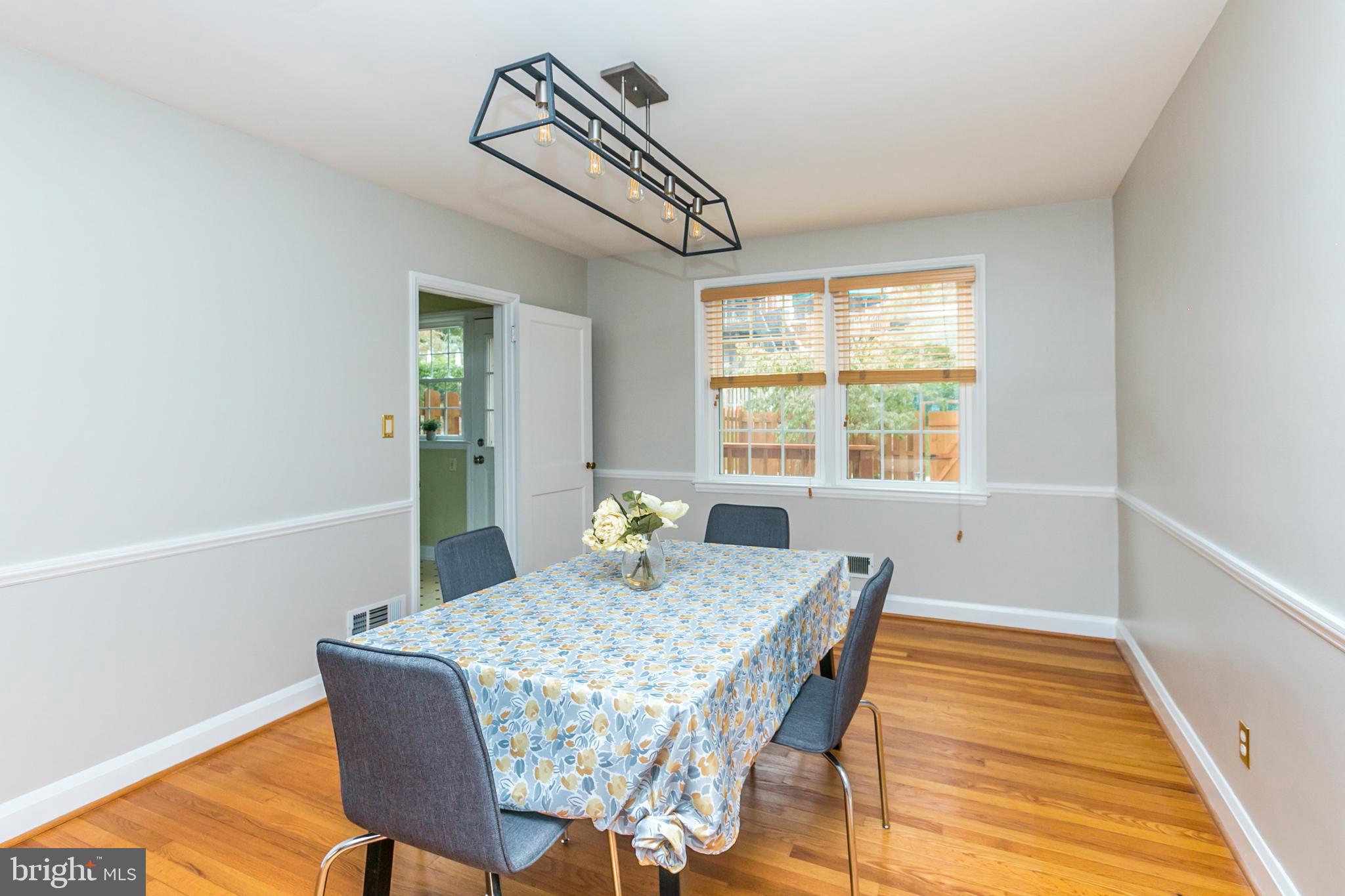 154 Dumbarton Road Baltimore, MD 21212 - Photo 12 of 36 Dining room