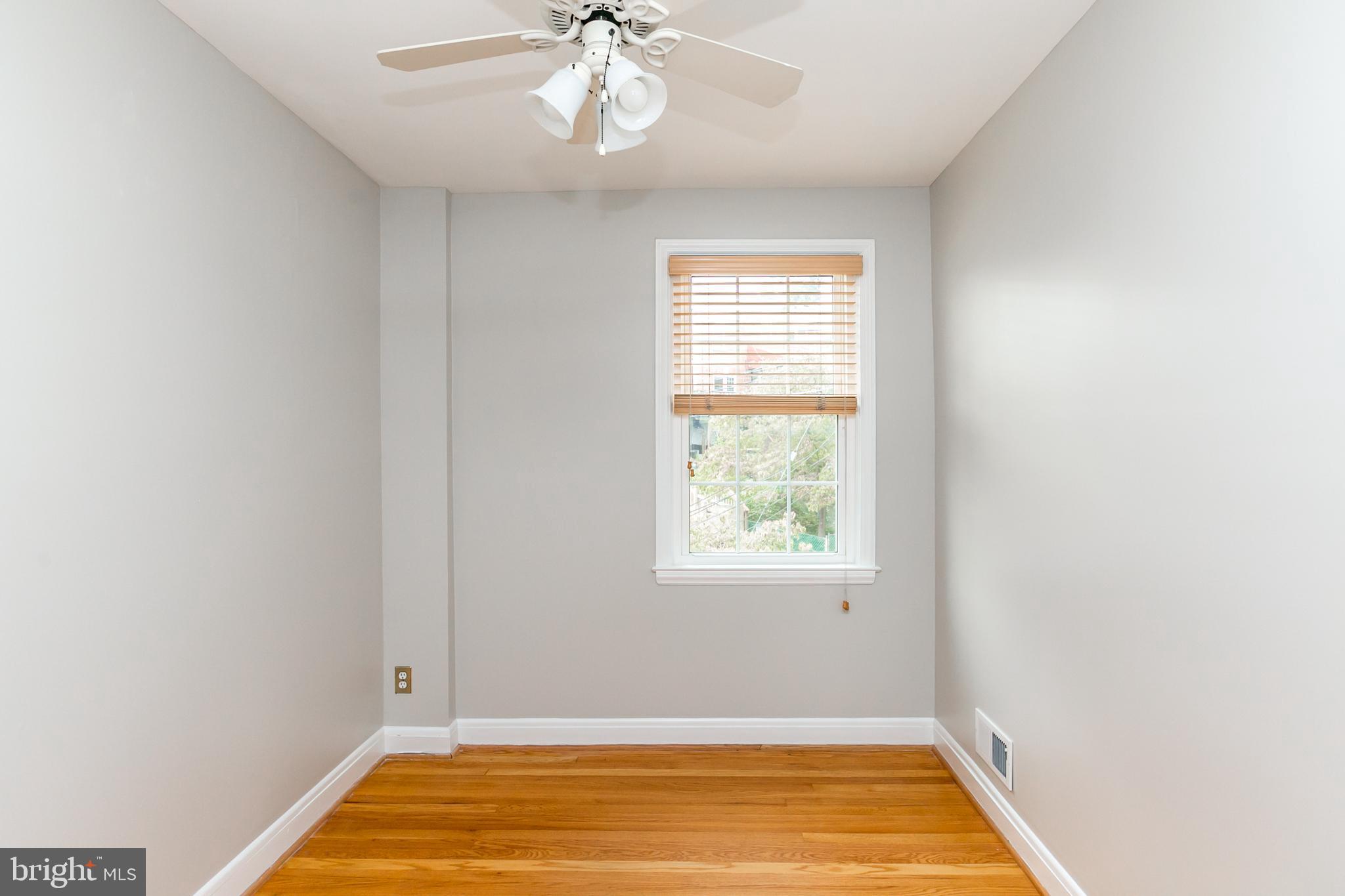 154 Dumbarton Road Baltimore, MD 21212 - Photo 23 of 36 Bedroom 3