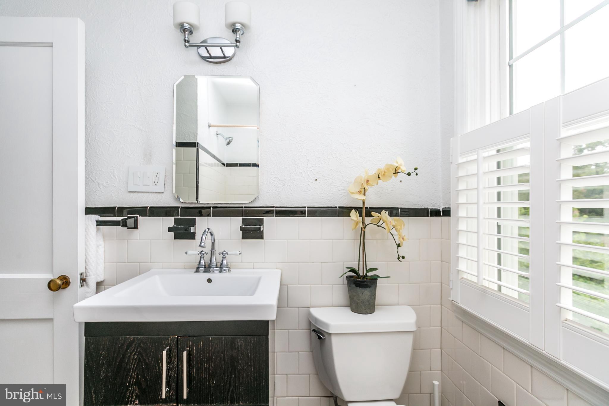 154 Dumbarton Road Baltimore, MD 21212 - Photo 28 of 36 Full bathroom