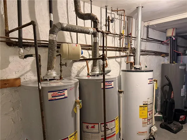 a view of entryway and hall