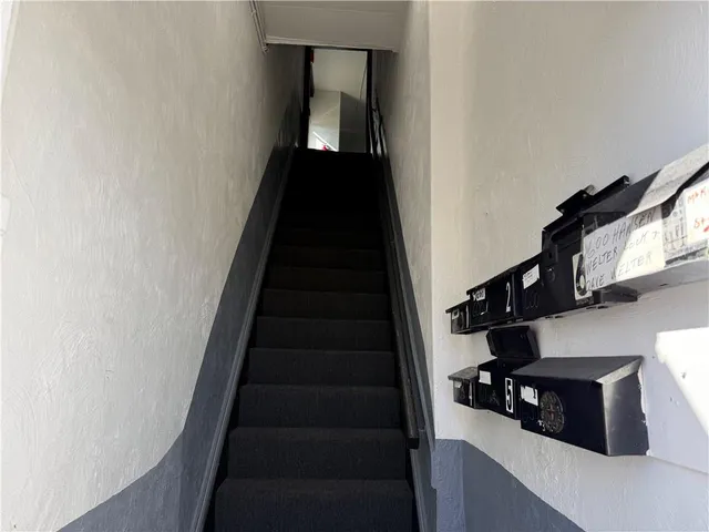 a very nice looking room with a hallway