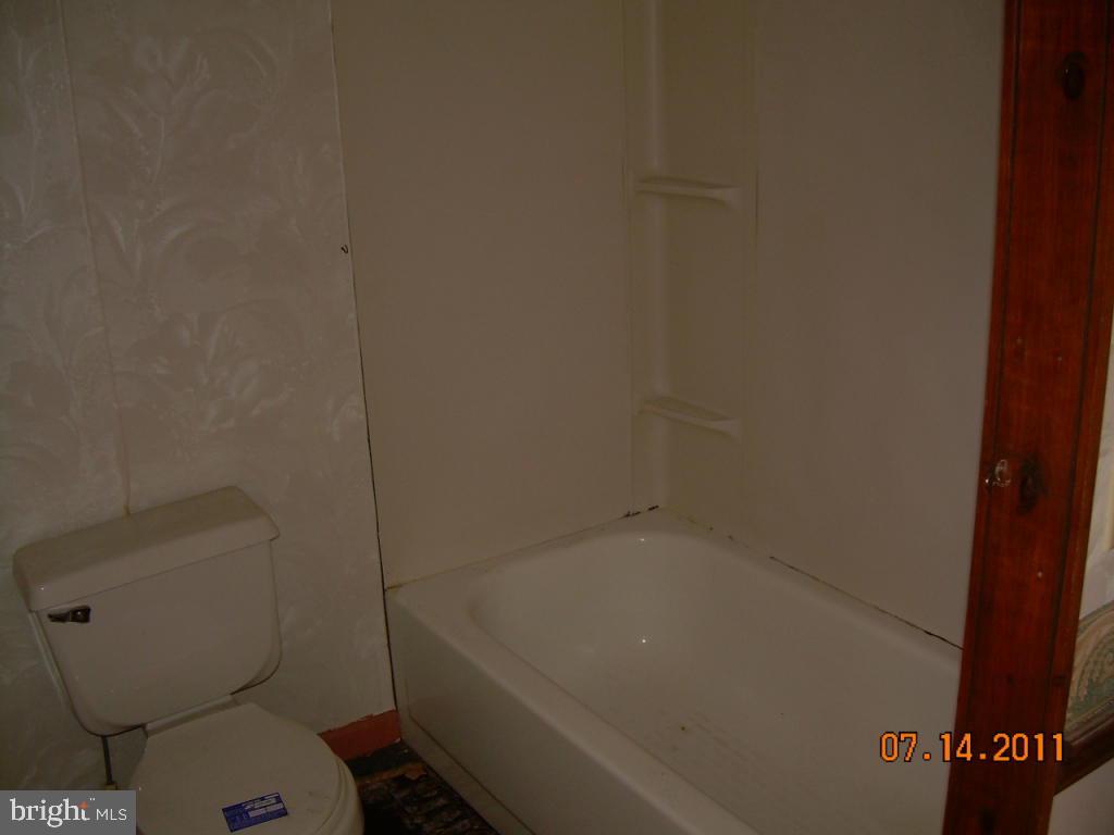 1826 Wilderness Road Lancaster, PA 17603 - Photo 10 of 16 Gallery Image 10