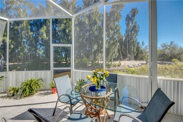 a view of a tennis court