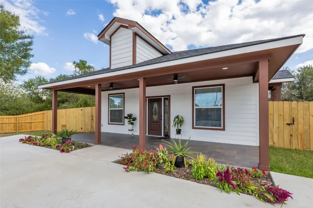 $248,000 | 1309 West Washington Avenue, Navasota, TX 77868