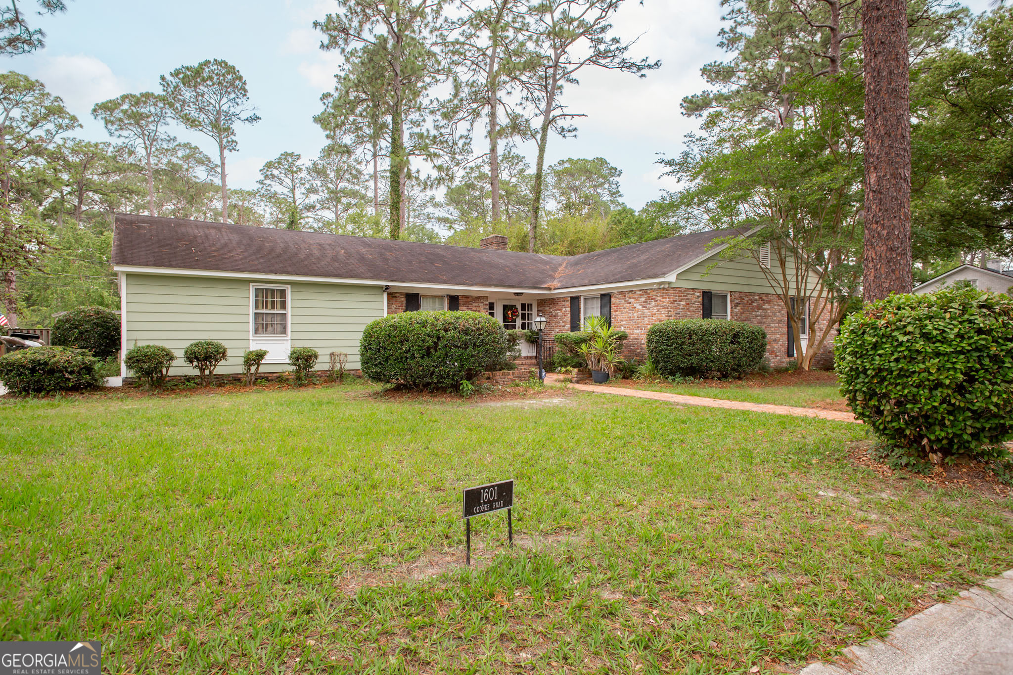 1601 Oconee Road Waycross, GA 31501 - Photo 1 of 45
