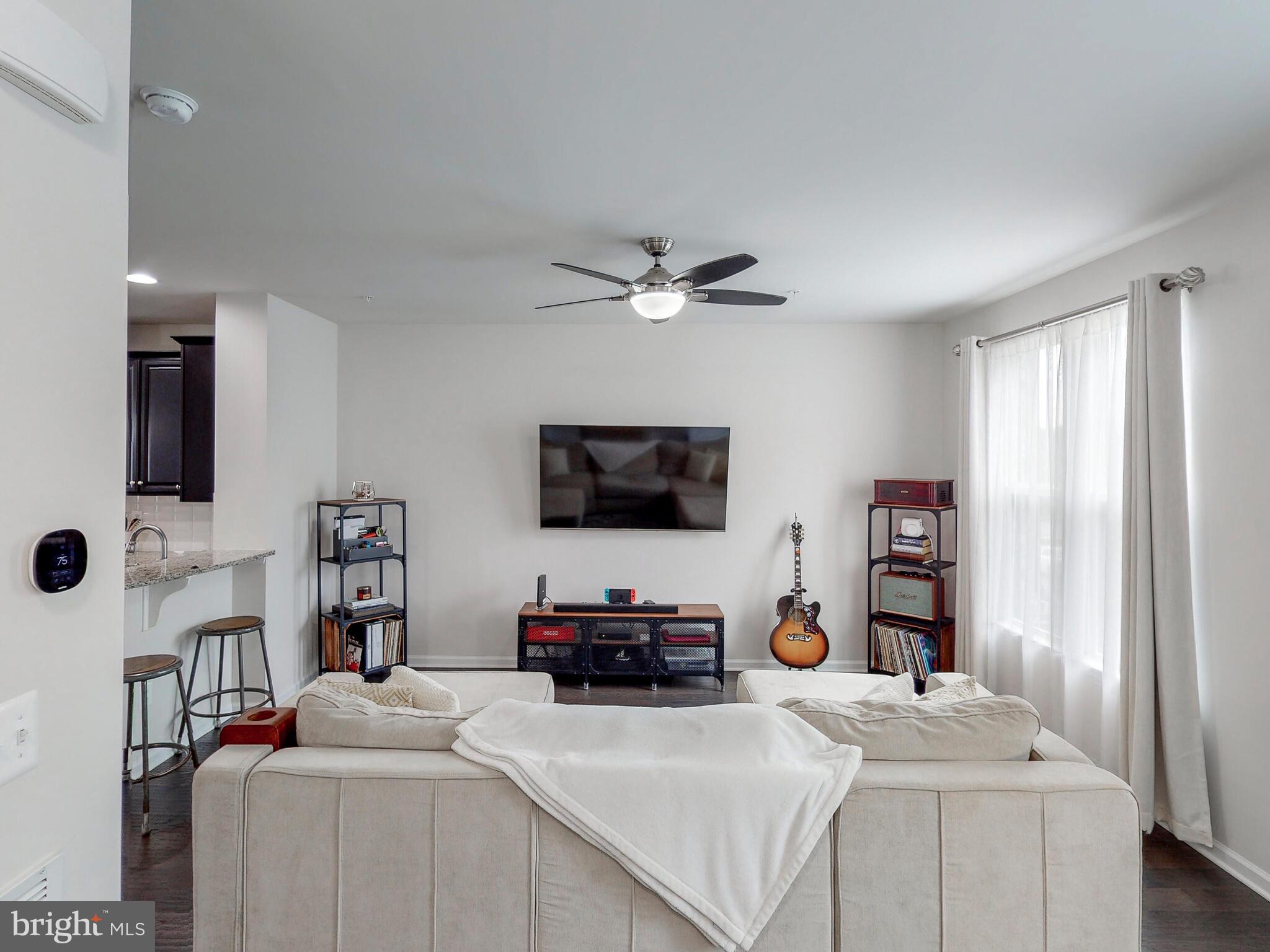 413 Colindale Street Baltimore, MD 21220 - Photo 11 of 48 Living Room