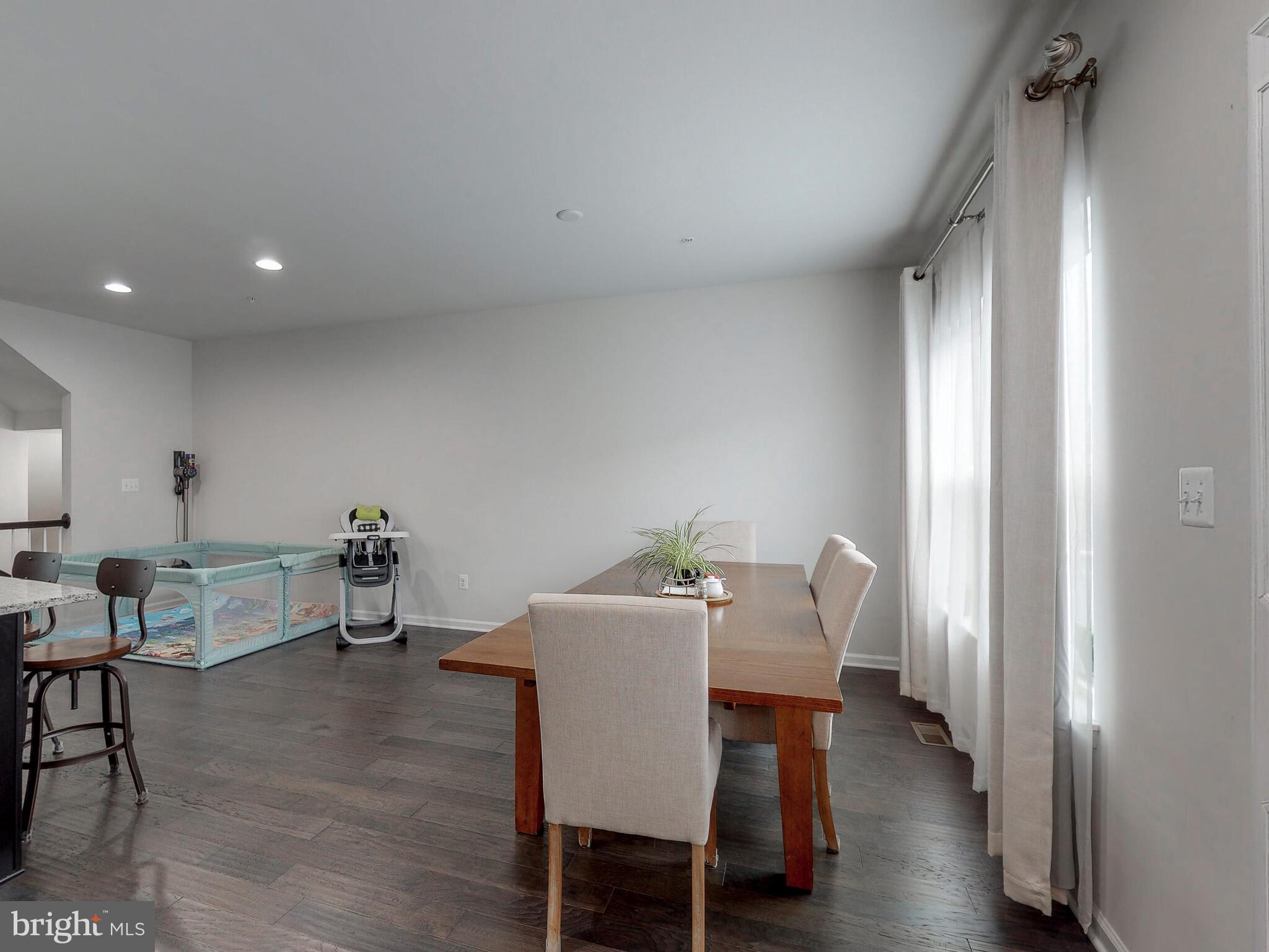 413 Colindale Street Baltimore, MD 21220 - Photo 25 of 48 Dining Room