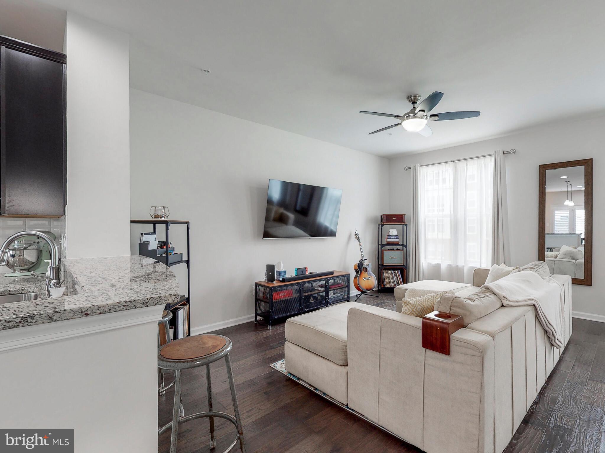 413 Colindale Street Baltimore, MD 21220 - Photo 7 of 48 Living Room