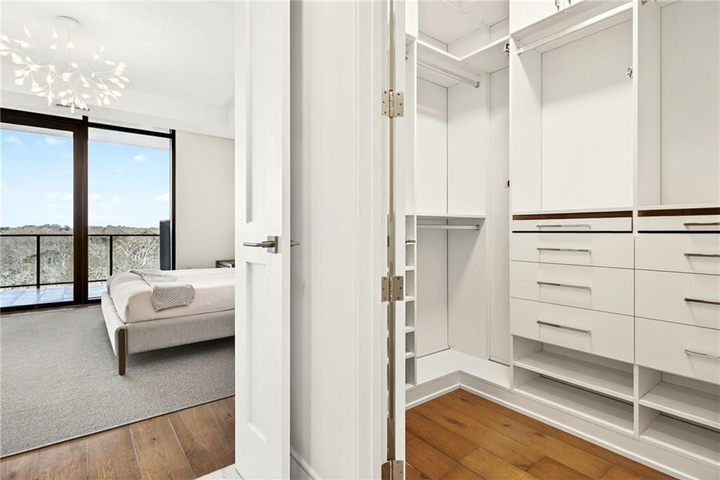 2520 Peachtree Road Northwest, Unit 1003 Atlanta, GA 30305 - Photo 23 of 63 a walk in closet with window