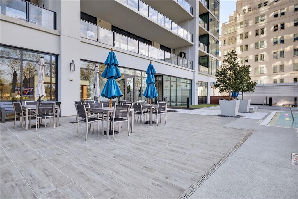 2520 Peachtree Road Northwest, Unit 1003 Atlanta, GA 30305 - Photo 44 of 63 a view of a building with sitting area