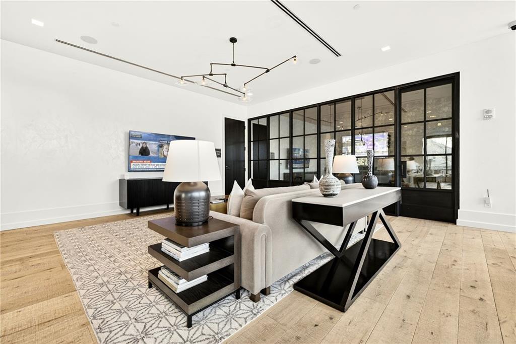 2520 Peachtree Road Northwest, Unit 1003 Atlanta, GA 30305 - Photo 51 of 63 a living room with furniture