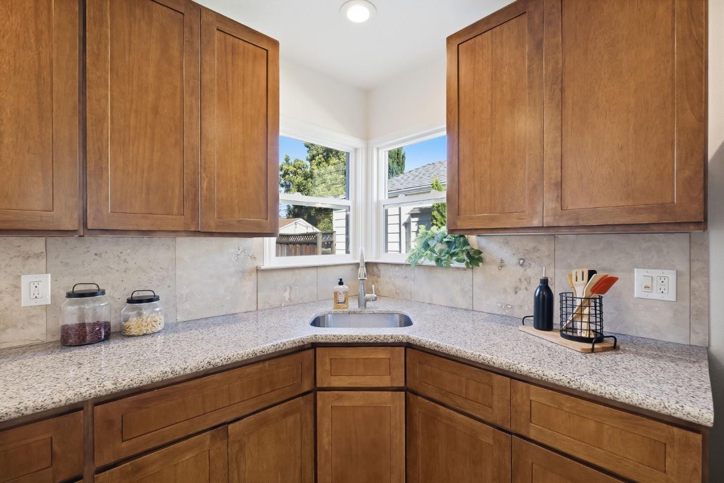 425 Rutland Avenue San Jose, CA 95128 - Photo 31 of 42