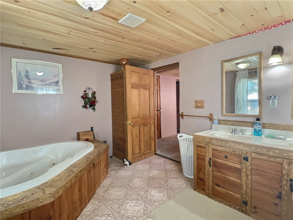 5278 Old Telephone Road Bethany, NY 14054 - Photo 24 of 36 Large owner's suite bathroom