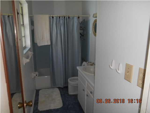 8408 Ridgefield Road Pensacola, FL 32514 - Photo 12 of 20 Master Bathroom