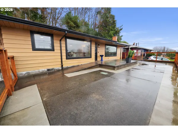 $630,000 | 410 Pleasant Avenue, Astoria, OR 97103