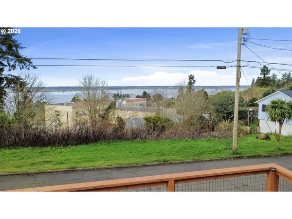 $630,000 | 410 Pleasant Avenue, Astoria, OR 97103