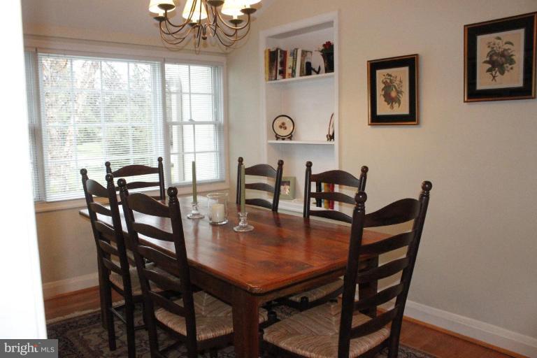 604 Meadowridge Road Towson, MD 21204 - Photo 7 of 19 Breakfast Area