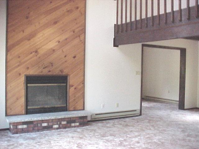 2139 Wellington Way Bushkill, PA 18324 - Photo 3 of 6 Living Room