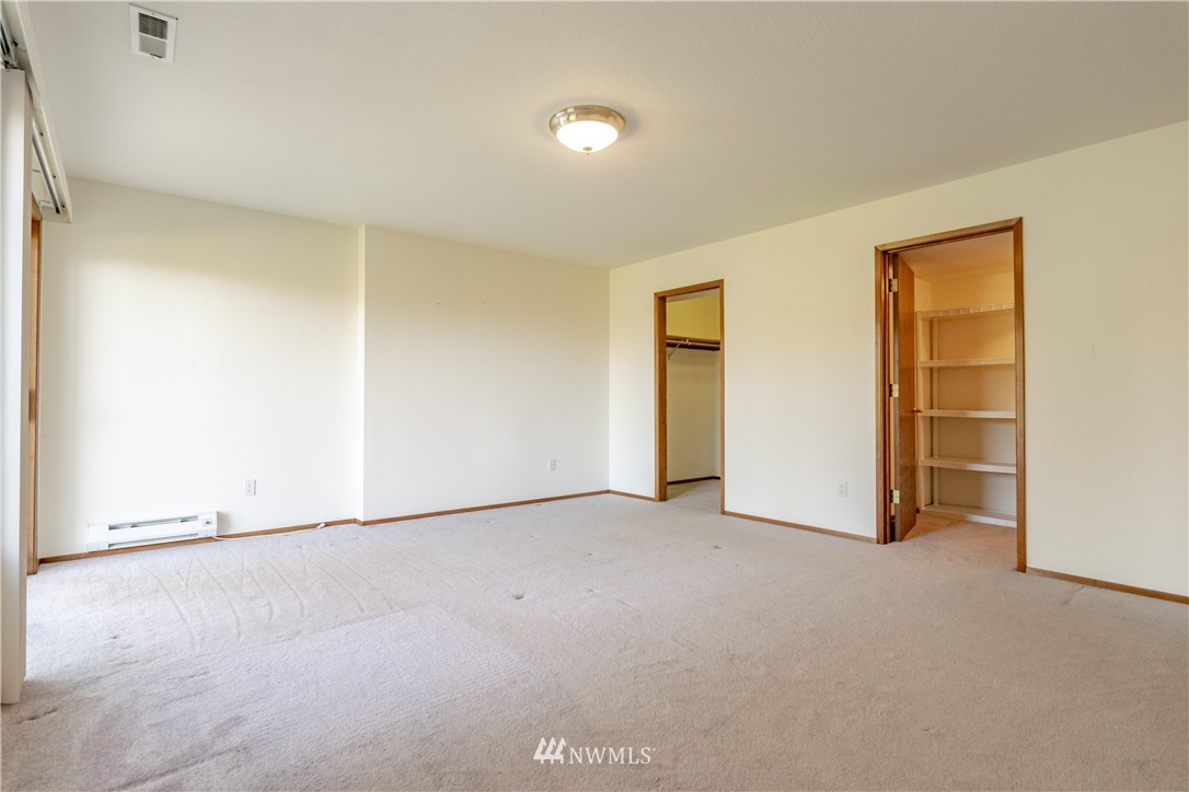 449 Guy Kelly Road Port Angeles, WA 98362 - Photo 26 of 40 an empty room with closet