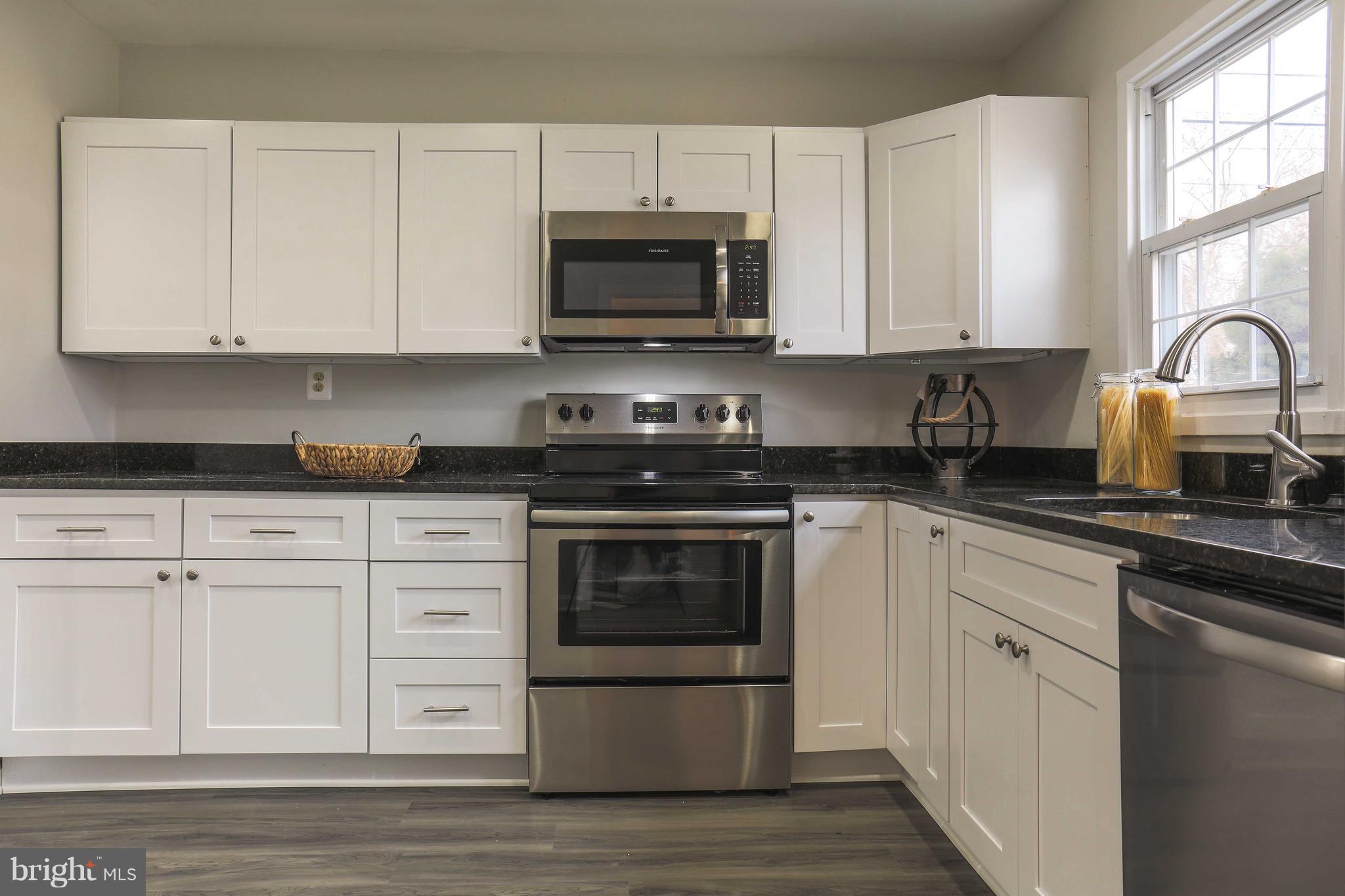 7207 Chamberlain Road Baltimore, MD 21244 - Photo 5 of 42