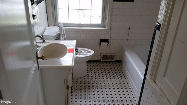 8749 Old Harford Road Baltimore, MD 21234 - Photo 9 of 14 Bath (Master)