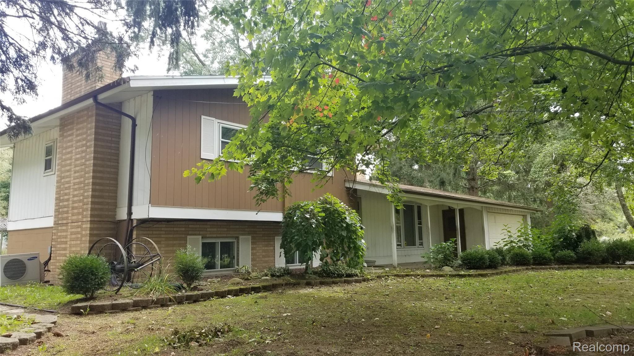 19325 Wahrman Road New Boston, MI 48164 - Photo 2 of 57 Front3.jpg