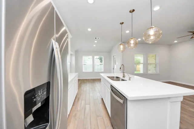 $299,432 | 1934 32nd Avenue, Texas City, TX 77590