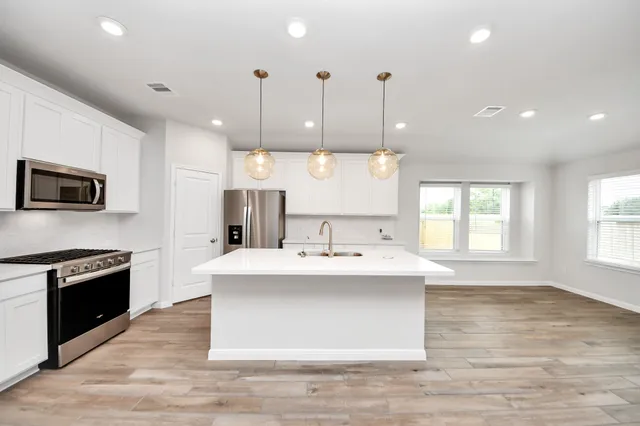 $299,432 | 1934 32nd Avenue, Texas City, TX 77590