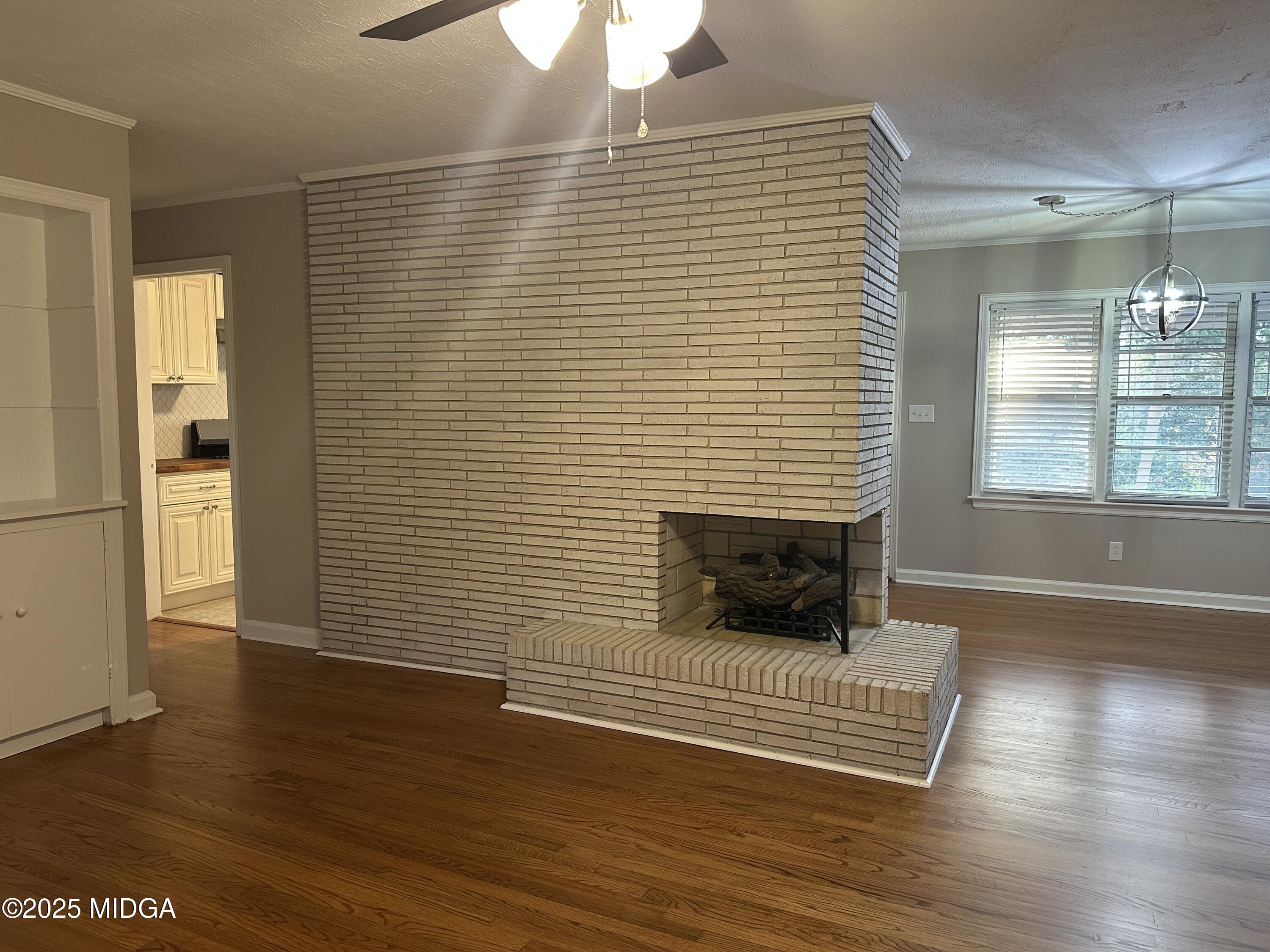 2526 Old Holton Road Macon, GA 31204 - Photo 4 of 19 a view of a livingroom with wooden floor