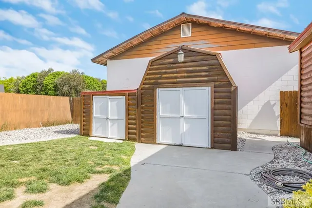 $2,100,000 | 4019 East Lincoln Road, Idaho Falls, ID 83401