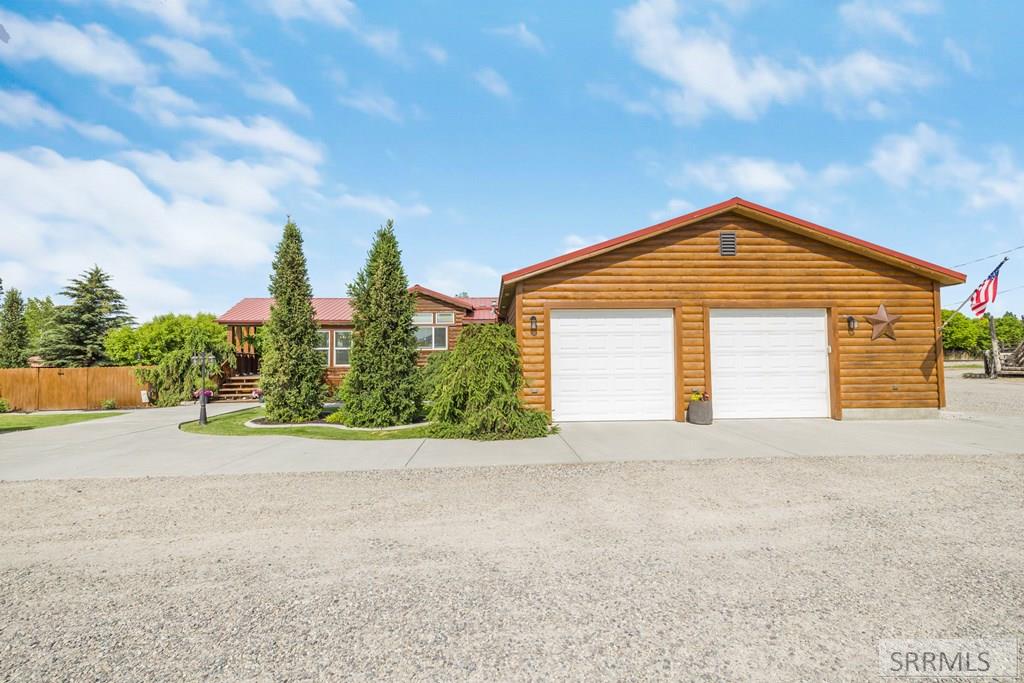4027 East Lincoln Road Idaho Falls, ID 83401 - Photo 2 of 51