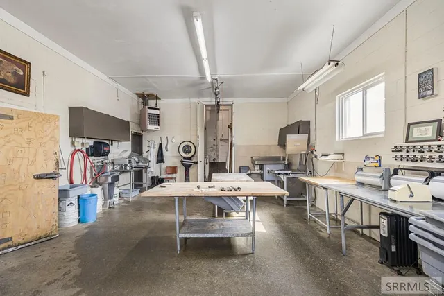 $2,100,000 | 4019 East Lincoln Road, Idaho Falls, ID 83401