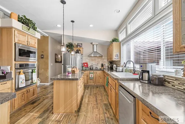 $2,100,000 | 4019 East Lincoln Road, Idaho Falls, ID 83401