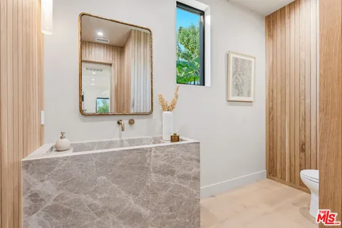 $4,095,000 | 16643 Addison Street, Encino, CA 91436