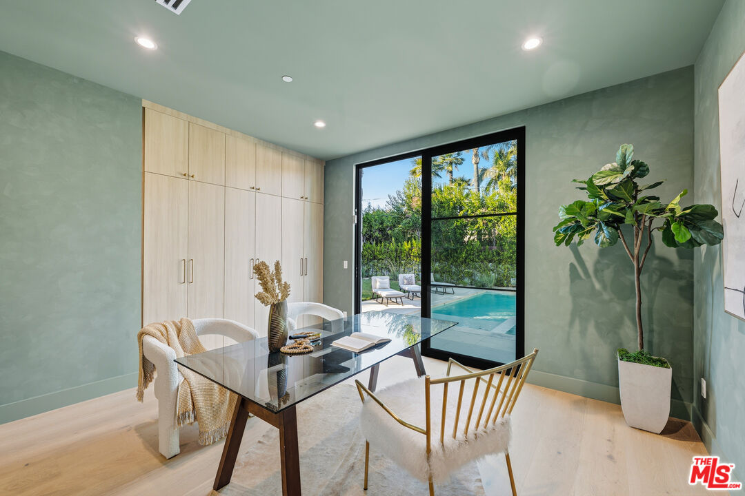 16643 Addison Street Encino, CA 91436 - Photo 26 of 32