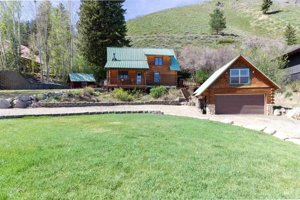 $674,900 | 807 South Twin Pine Drive, Mountain Home, ID 83647