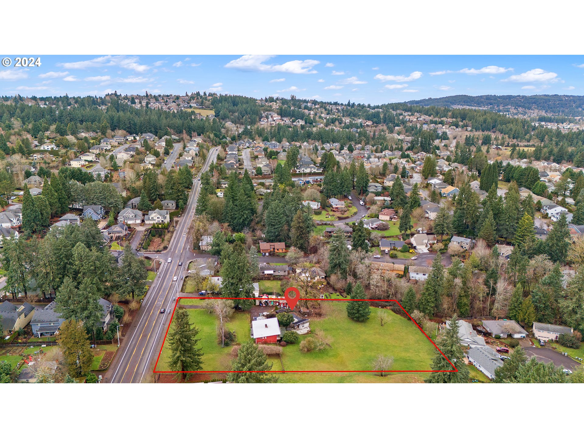 11735 Southwest Gaarde Street Tigard, OR 97223 - Photo 4 of 11 a view of a city