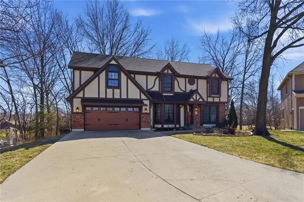 $487,999 | 1033 Oxford Court, Leavenworth, KS 66048