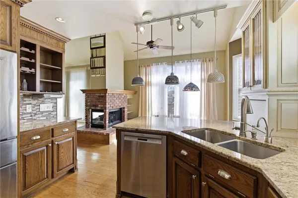 $487,999 | 1033 Oxford Court, Leavenworth, KS 66048